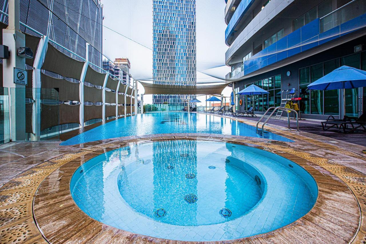 Remarkable In Downtown Near Mall *