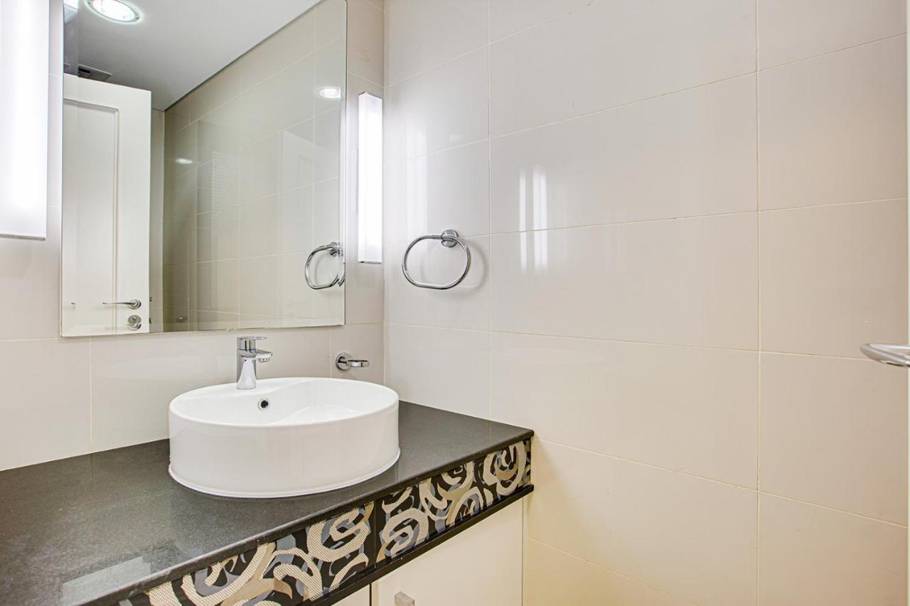 Remarkable In Downtown Near Mall Apartment