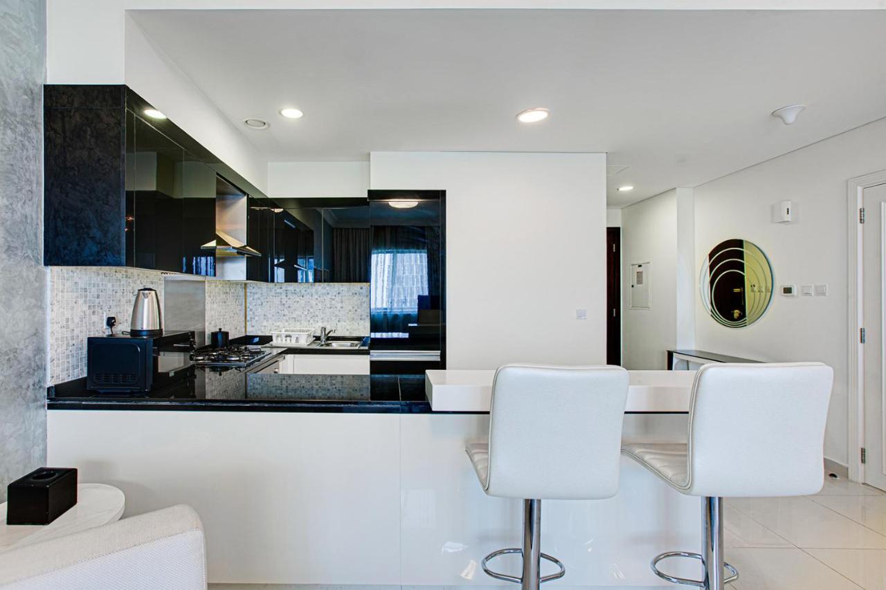 Remarkable In Downtown Near Mall *