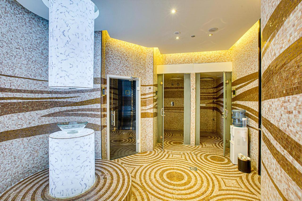 Remarkable In Downtown Near Mall *