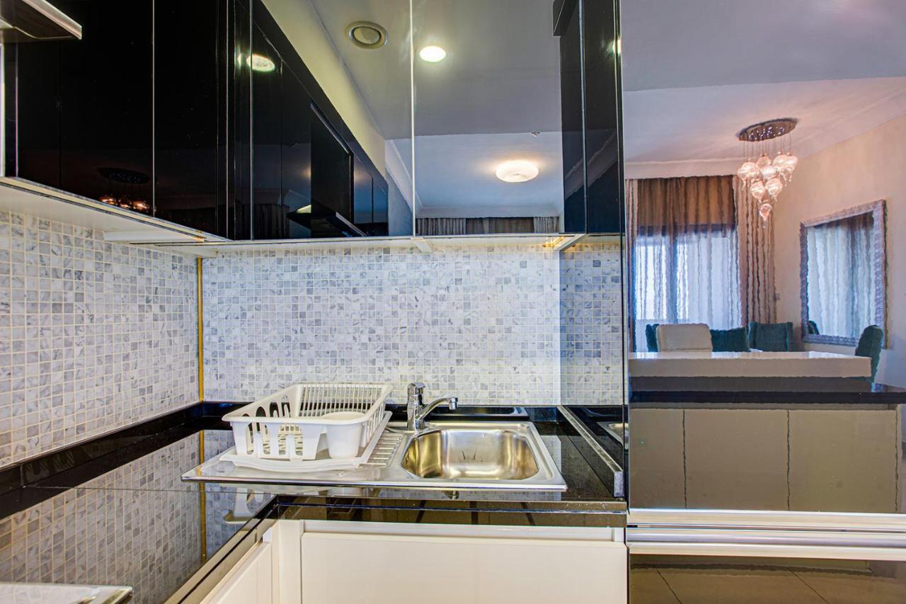 Remarkable In Downtown Near Mall Apartment